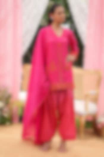 Rani Pink Mul Chanderi Dori Work Kurta Set by Charu Makkar at Pernia's Pop Up Shop