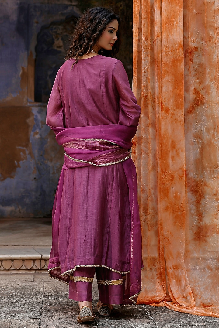 Plum Mul Chanderi Dori Hand Embroidered Kurta Set by Charu Makkar at Pernia's Pop Up Shop