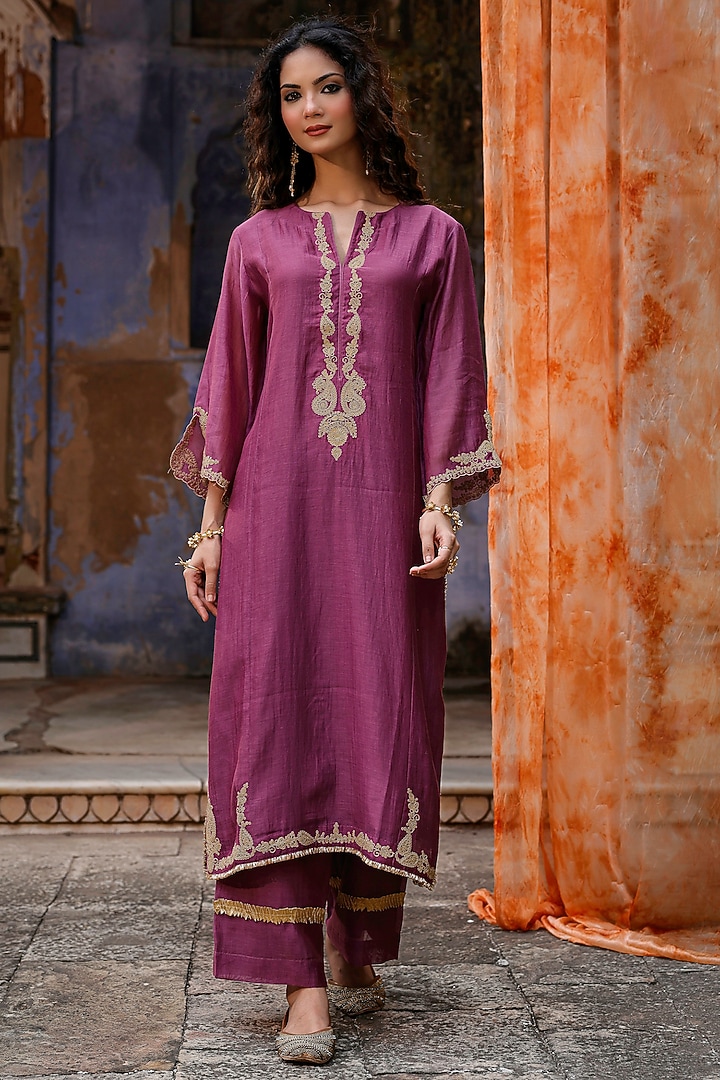 Plum Mul Chanderi Dori Hand Embroidered Kurta Set by Charu Makkar at Pernia's Pop Up Shop