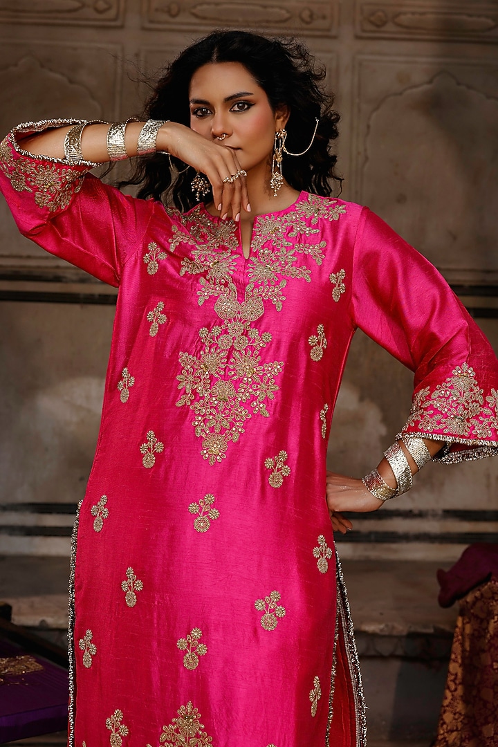 Rani Pink Raw Silk Dori Hand Embroidered Kurta Set by Charu Makkar at Pernia's Pop Up Shop