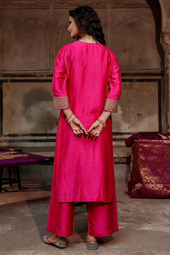 Rani Pink Raw Silk Dori Hand Embroidered Kurta Set by Charu Makkar at Pernia's Pop Up Shop
