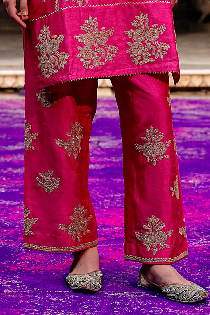 Rani Pink Raw Silk Dori Hand Embroidered Kurta Set by Charu Makkar at Pernia's Pop Up Shop