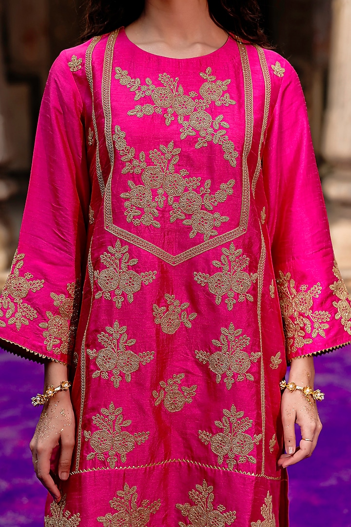 Rani Pink Raw Silk Dori Hand Embroidered Kurta Set by Charu Makkar at Pernia's Pop Up Shop