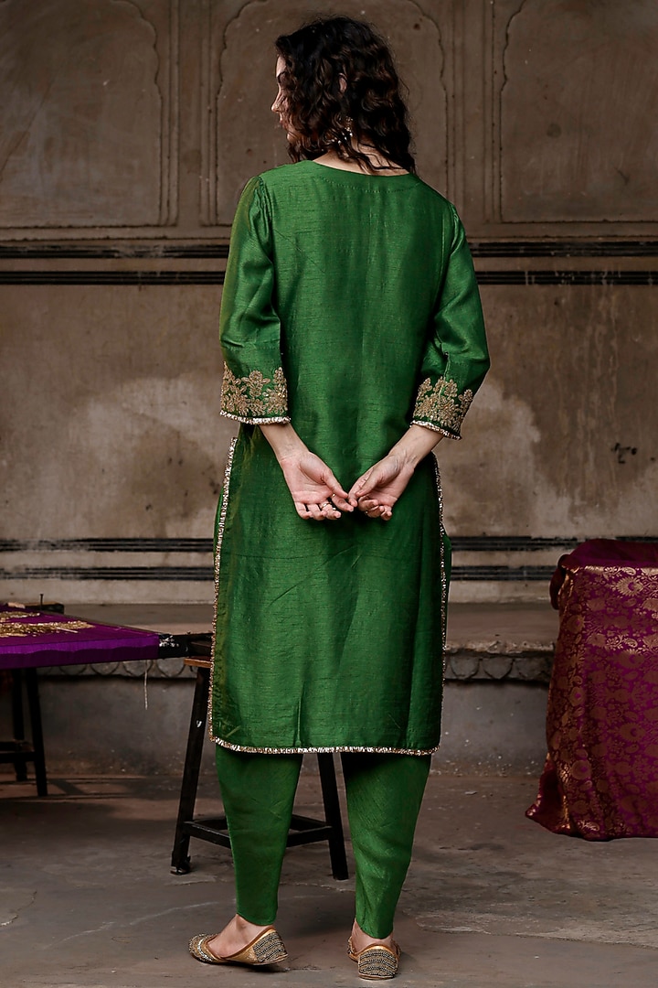 Dark Green Raw Silk Dori Hand Embroidered Kurta Set by Charu Makkar at Pernia's Pop Up Shop
