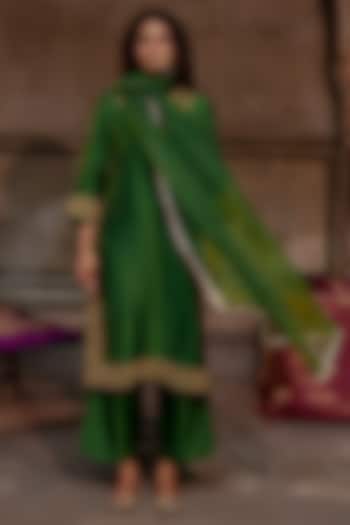 Dark Green Raw Silk Dori Hand Embroidered Kurta Set by Charu Makkar at Pernia's Pop Up Shop