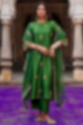 Dark Green Raw Silk Dori Hand Embroidered Kurta Set by Charu Makkar at Pernia's Pop Up Shop