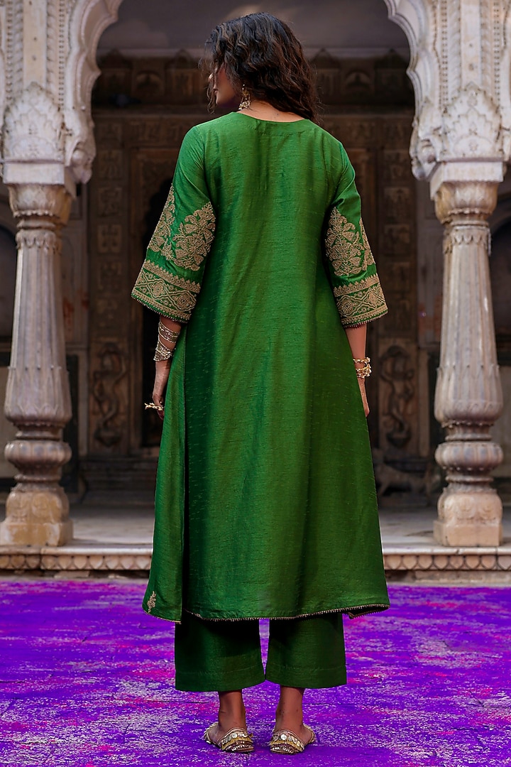 Dark Green Raw Silk Dori Hand Embroidered Kurta Set by Charu Makkar at Pernia's Pop Up Shop