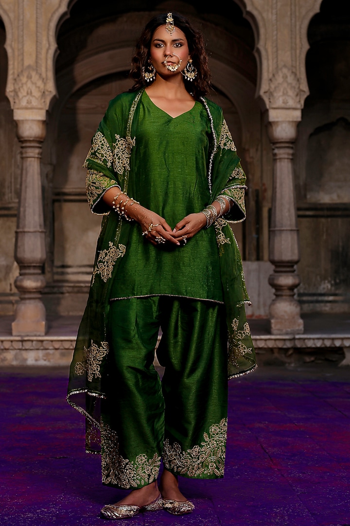 Dark Green Raw Silk Dori Hand Embroidered Kurta Set by Charu Makkar at Pernia's Pop Up Shop