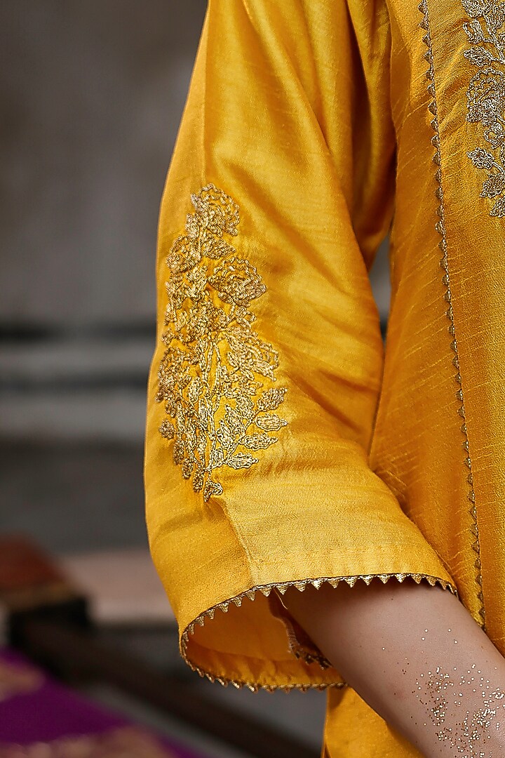 Mustard Raw Silk Dori Work Kurta Set by Charu Makkar at Pernia's Pop Up Shop