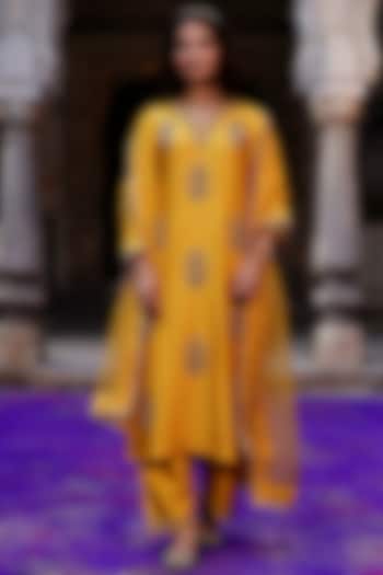 Mustard Raw Silk Handwork Kurta Set by Charu Makkar at Pernia's Pop Up Shop