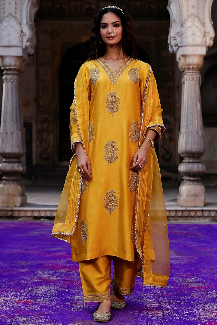 Mustard Raw Silk Handwork Kurta Set by Charu Makkar at Pernia's Pop Up Shop