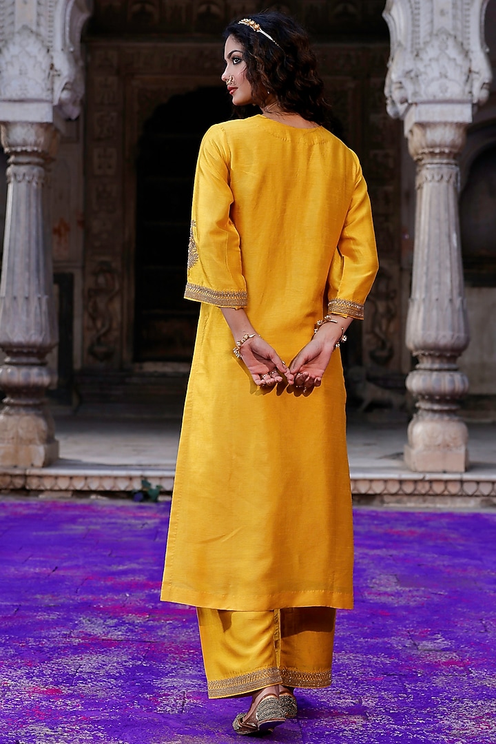 Mustard Raw Silk Handwork Kurta Set by Charu Makkar at Pernia's Pop Up Shop