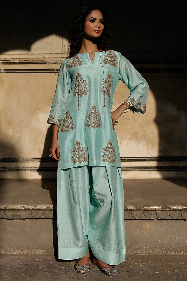 Sage Green Raw Silk Dori Work Kurta Set by Charu Makkar at Pernia's Pop Up Shop