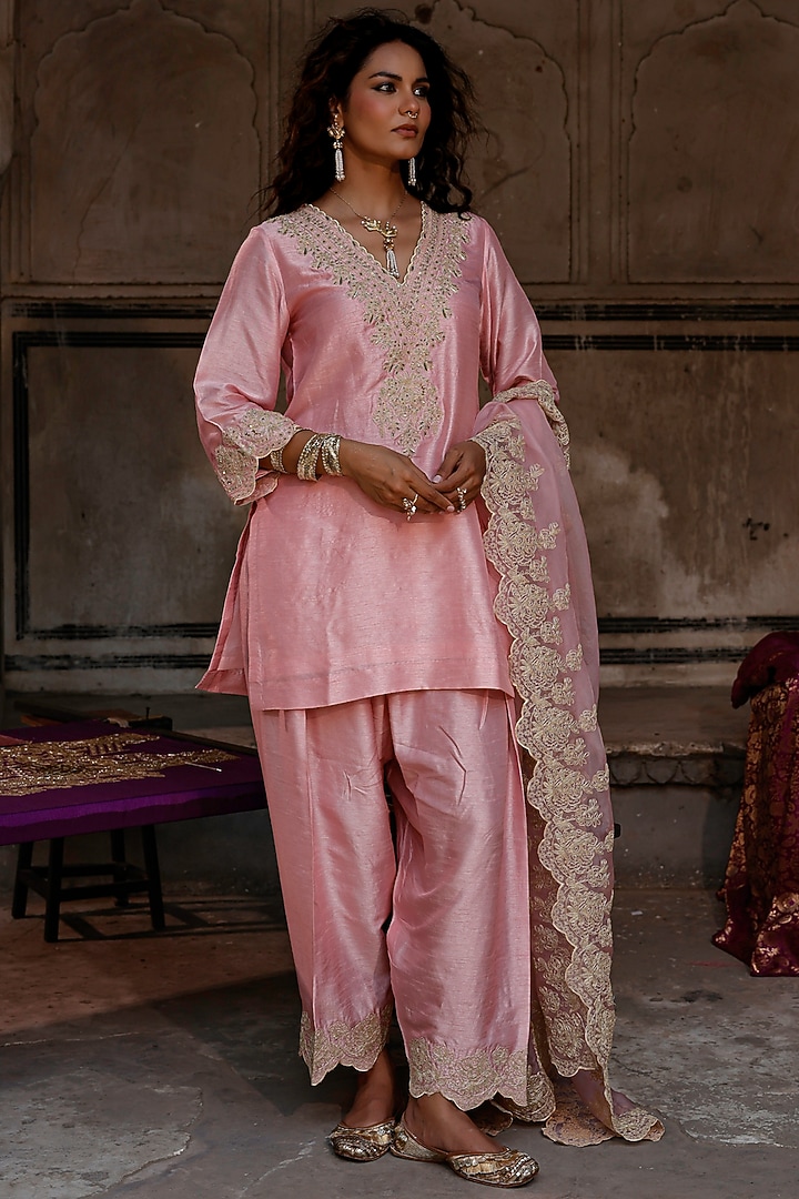 Rose Pink Raw Silk Handwork Kurta Set by Charu Makkar at Pernia's Pop Up Shop
