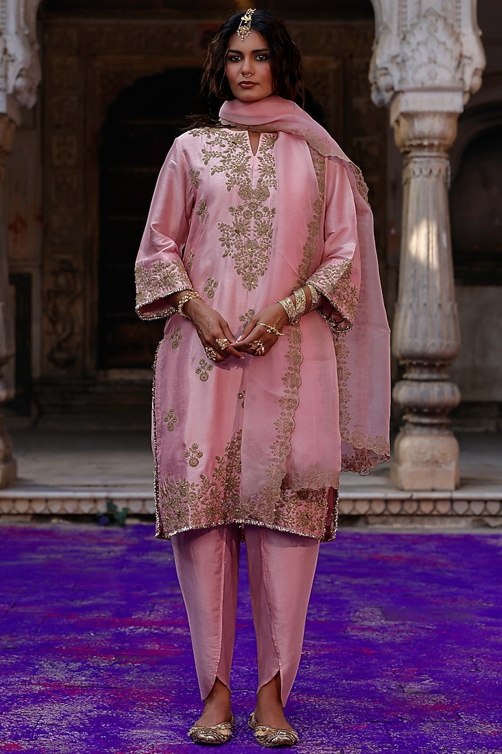 Rose Pink Raw Silk Handwork Kurta Set by Charu Makkar at Pernia's Pop Up Shop