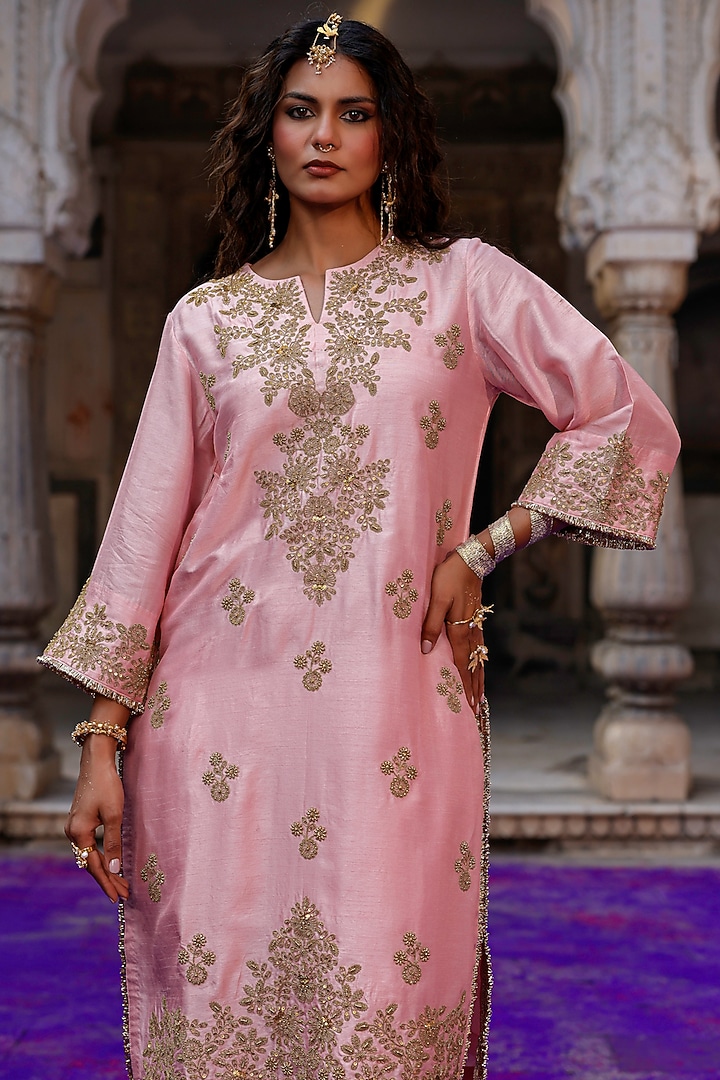 Rose Pink Raw Silk Handwork Kurta Set by Charu Makkar at Pernia's Pop Up Shop
