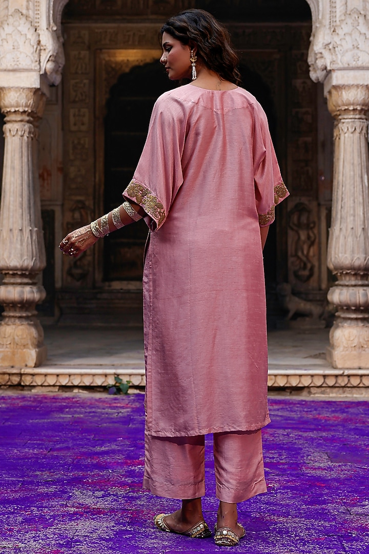 Rose Pink Raw Silk Dori Work Kaftan Set by Charu Makkar at Pernia's Pop Up Shop