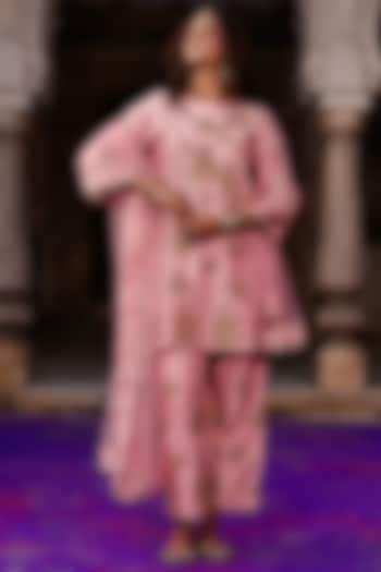 Rose Pink Raw Silk Dori Work Kurta Set by Charu Makkar at Pernia's Pop Up Shop
