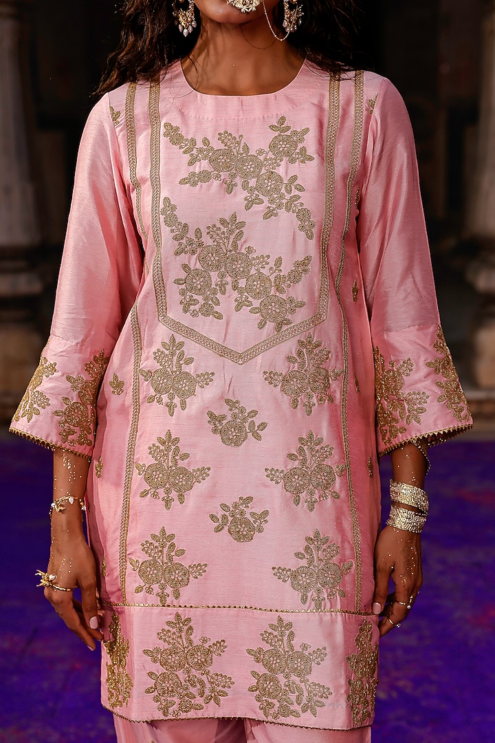 Rose Pink Raw Silk Dori Work Kurta Set by Charu Makkar at Pernia's Pop Up Shop