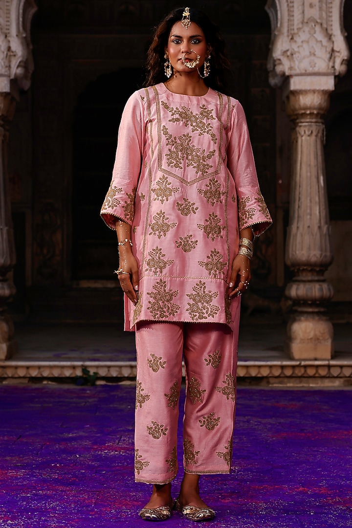 Rose Pink Raw Silk Dori Work Kurta Set by Charu Makkar at Pernia's Pop Up Shop