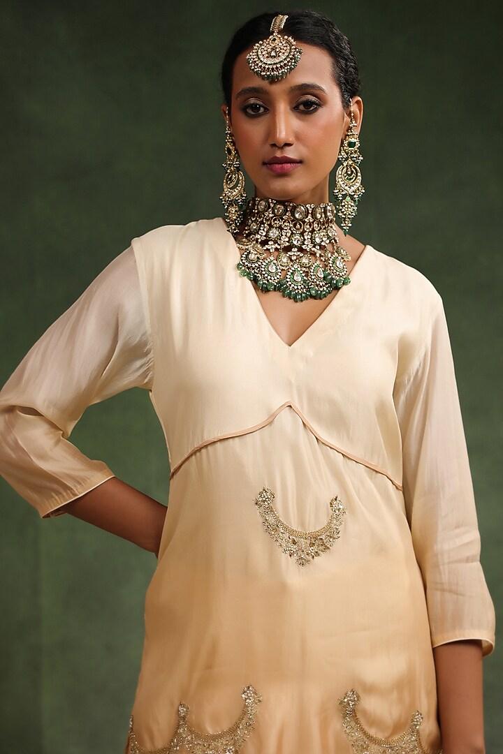 Beige Mul Chanderi Ombre Kurta Set by Charu Makkar at Pernia's Pop Up Shop