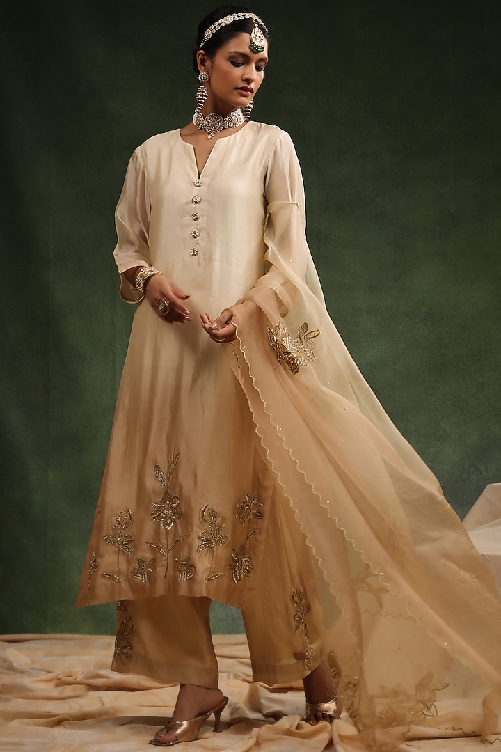 Beige Italian Silk Organza Ombre Kurta Set by Charu Makkar at Pernia's Pop Up Shop