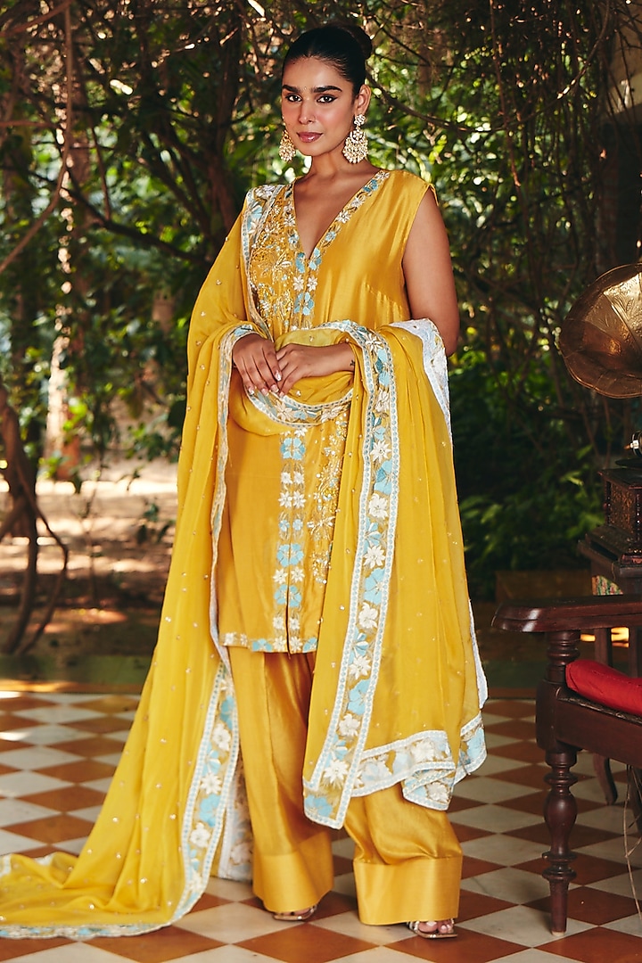 Canary Yellow Chanderi Silk Embroidered Kurta Set by CP by Chandini and Priyanka at Pernia's Pop Up Shop