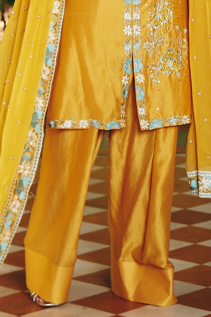 Canary Yellow Chanderi Silk Embroidered Kurta Set by CP by Chandini and Priyanka at Pernia's Pop Up Shop