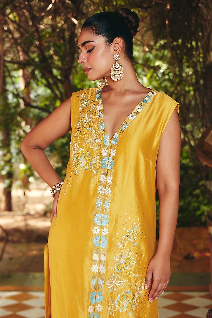 Canary Yellow Chanderi Silk Embroidered Kurta Set by CP by Chandini and Priyanka at Pernia's Pop Up Shop