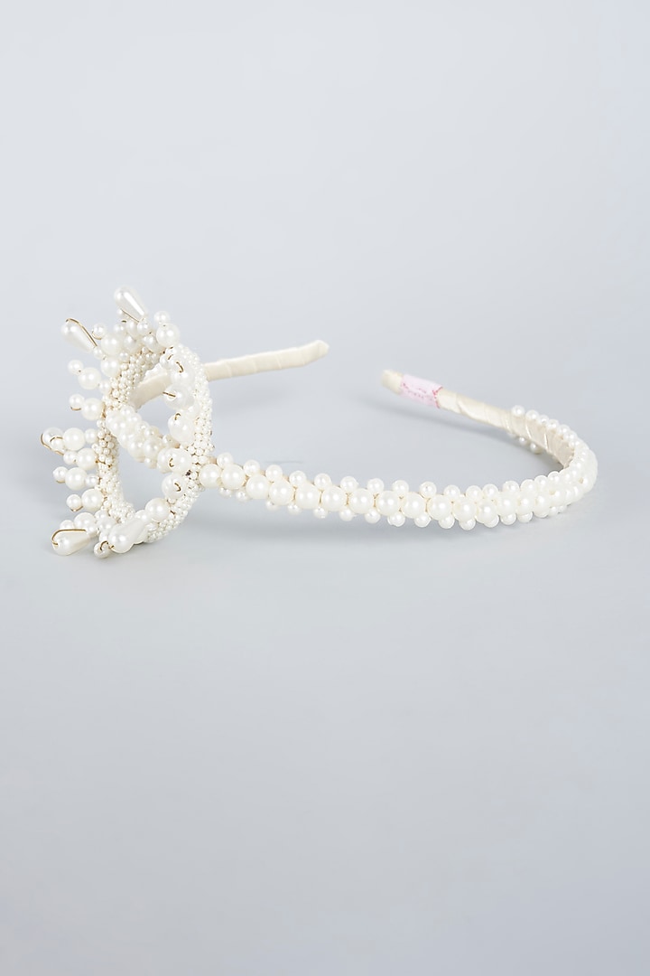 Off-White Beaded & Pearl Handmade Hairband For Girls by CHOKO