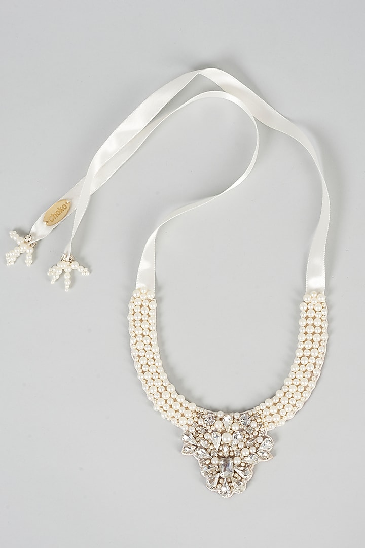 Cream Pearl Necklace Set For Girls by CHOKO at Pernia's Pop Up Shop