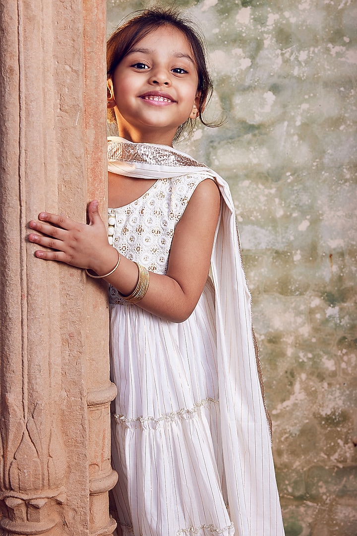 White Cotton Anarkali With Dupatta For Girls by Chotibuti at Pernia's Pop Up Shop