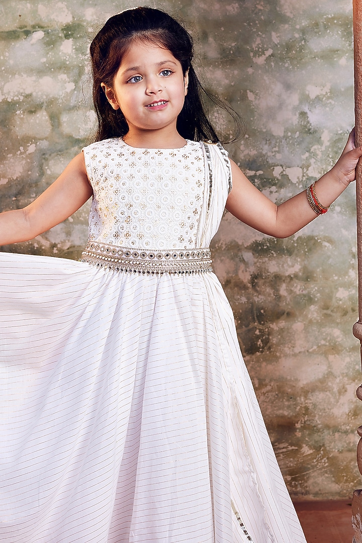 White Cotton Anarkali With Belt For Girls by Chotibuti at Pernia's Pop Up Shop