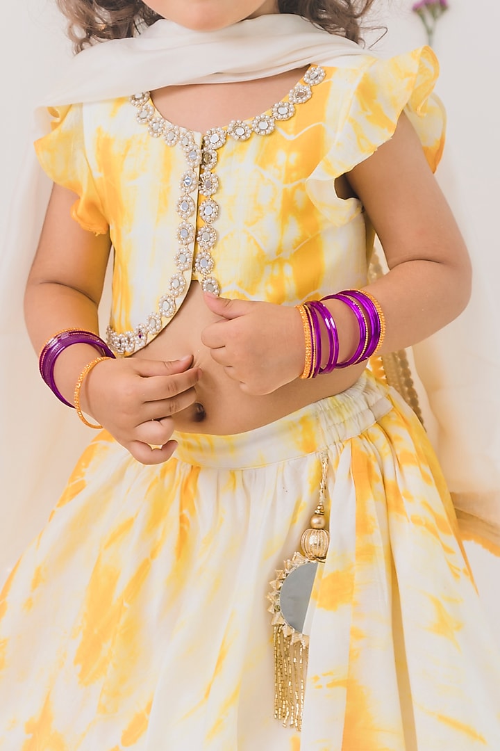 Ivory & Yellow Silk Tie-Dye Lehenga Set For Girls by Chotibuti at Pernia's Pop Up Shop