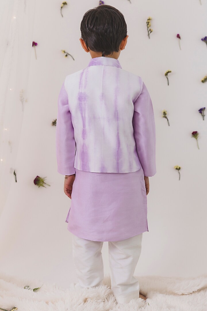 Lilac Silk Tie-Dye Bundi Jacket With Kurta Set For Boys by Chotibuti at Pernia's Pop Up Shop
