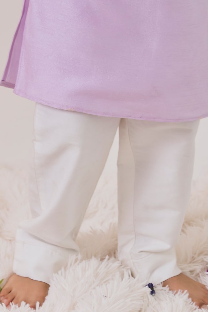 Lilac Silk Tie-Dye Bundi Jacket With Kurta Set For Boys by Chotibuti at Pernia's Pop Up Shop