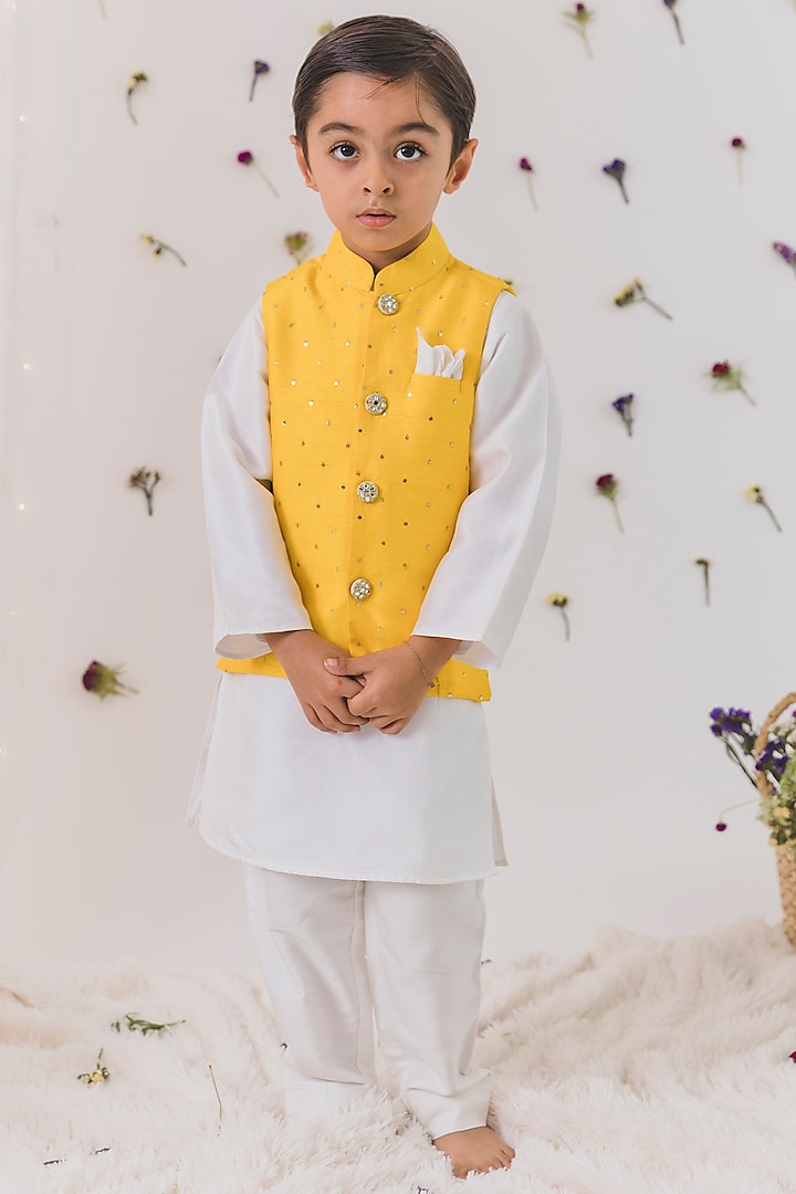Yellow Cotton Silk Embroidered Bundi Jacket With Kurta Set For Boys by Chotibuti