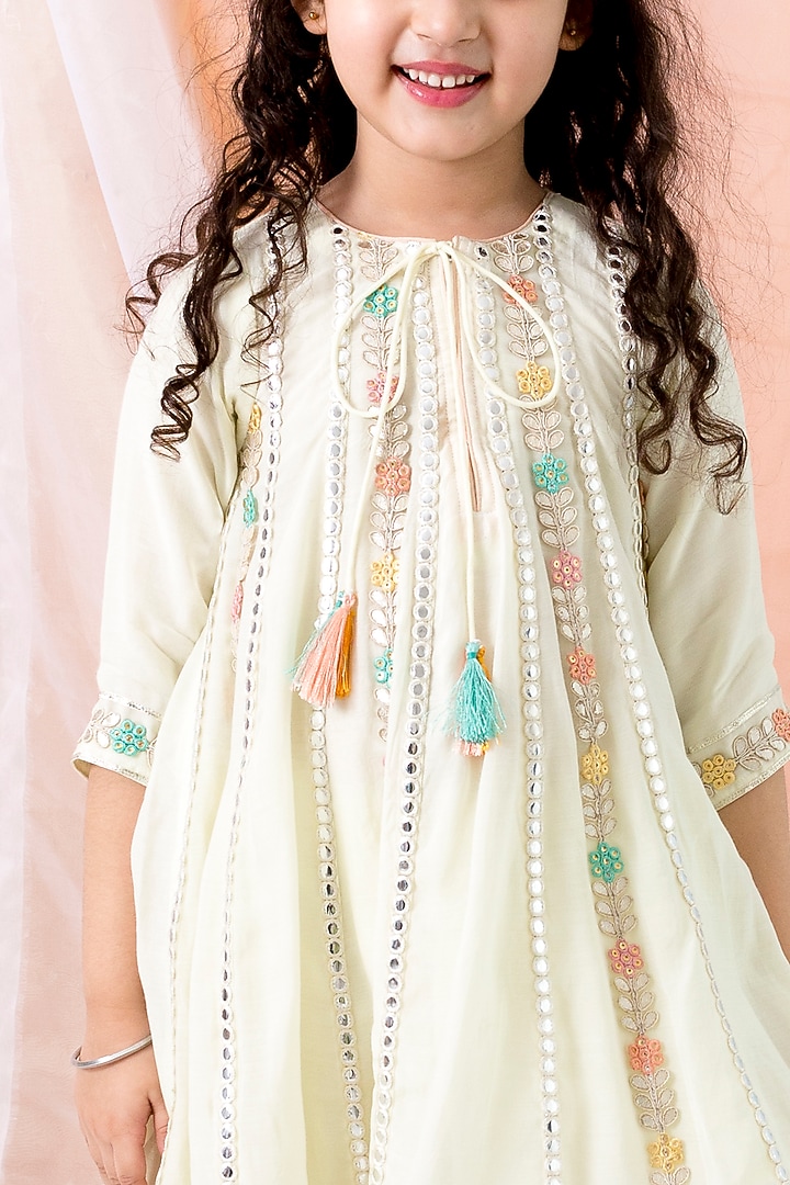 Pastel Yellow Muslin Embroidered Kurta Set For Girls by Chotibuti at Pernia's Pop Up Shop