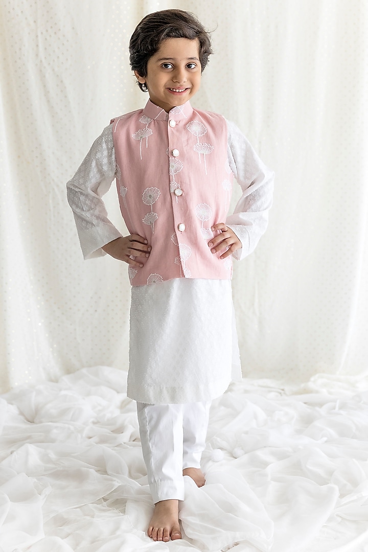 Pink Embroidered Bundi Jacket With Kurta Set For Boys by Chotibuti