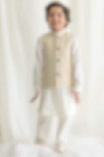 Ivory Kurta Set With Printed Bundi Jacket For Boys by Chotibuti
