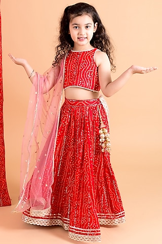 Red Bandhani Printed Lehenga Set For Girls by Chotibuti at Pernia's Pop Up  Shop 2025