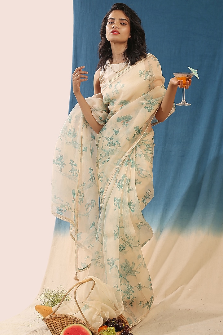 White Printed Party Wear Saree Set by Chokhi Chorri at Pernia's Pop Up Shop