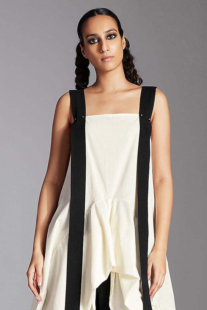 White Cotton Deconstructed High-Low Top by Chola at Pernia's Pop Up Shop