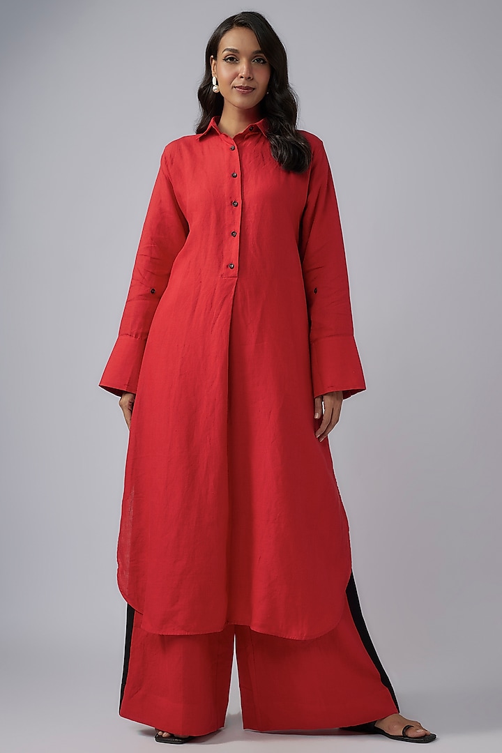 Red Line Box-Pleated Long Shirt by Chola at Pernia's Pop Up Shop