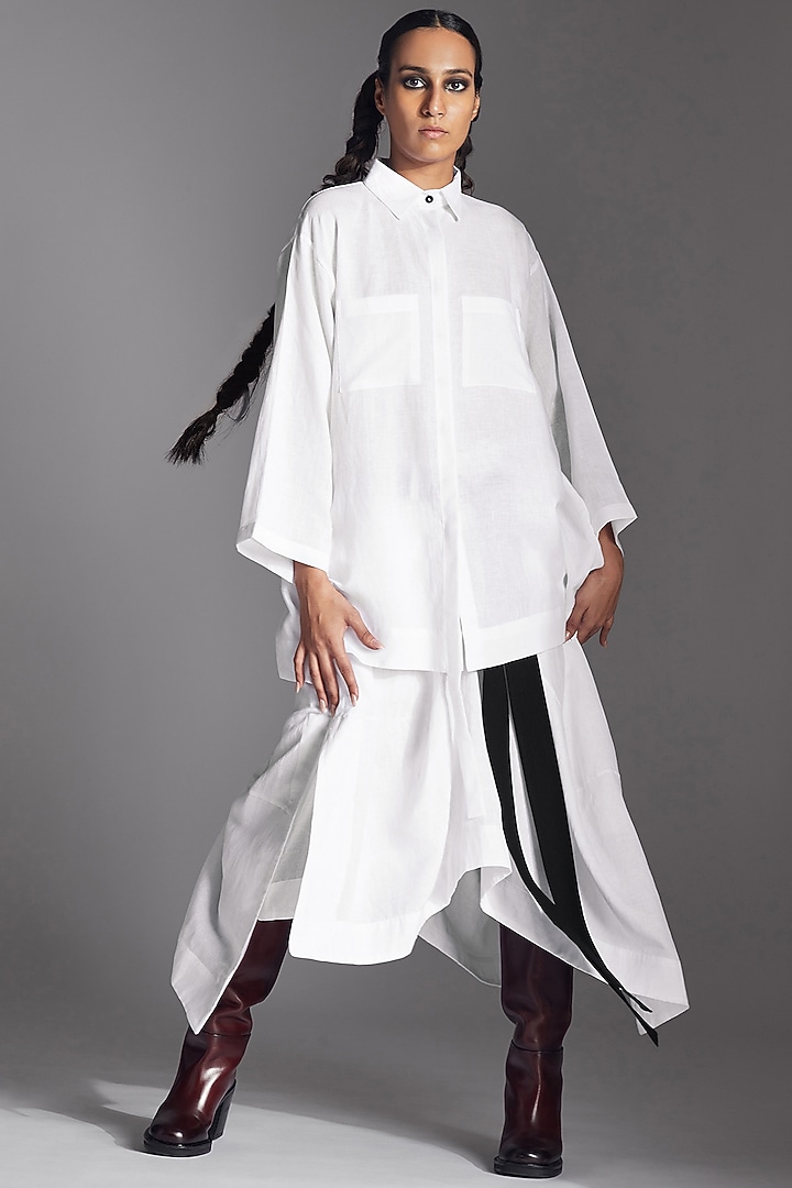 White Linen Barrel-Shaped Shirt by Chola at Pernia's Pop Up Shop