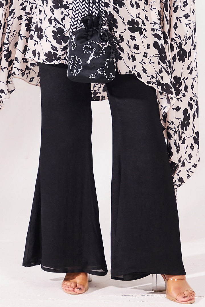 Black & White Crepe Sequins Embroidered Kaftan Set by Chaashni by Maansi and Ketan at Pernia's Pop Up Shop