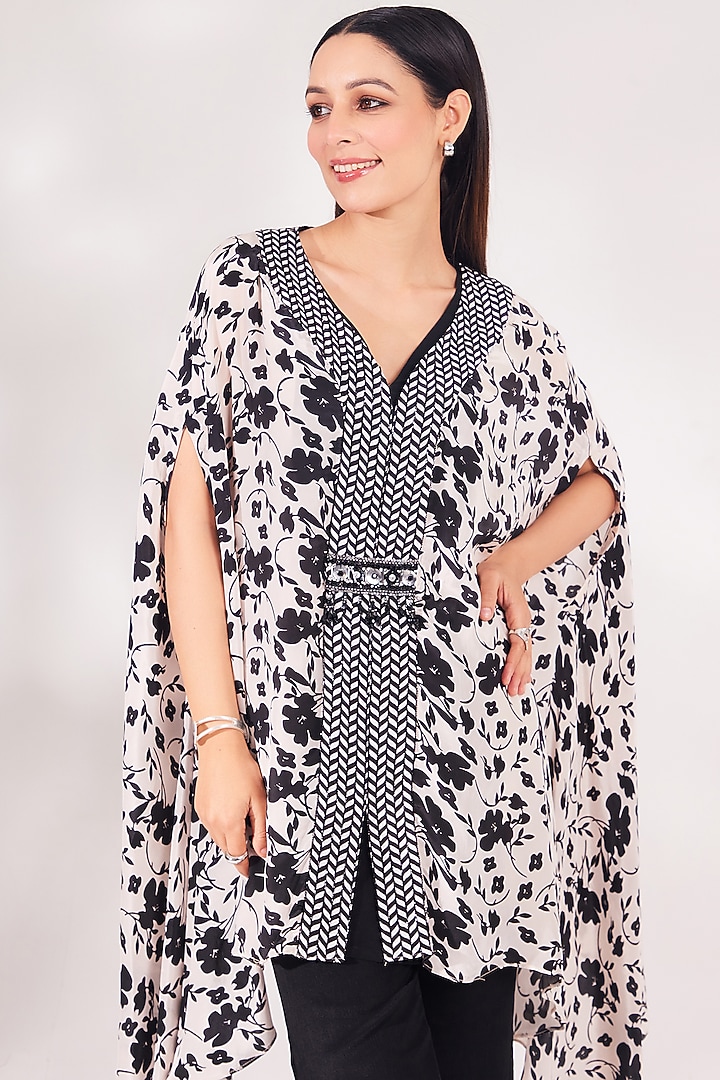 Black & White Crepe Sequins Embroidered Kaftan Set by Chaashni by Maansi and Ketan at Pernia's Pop Up Shop