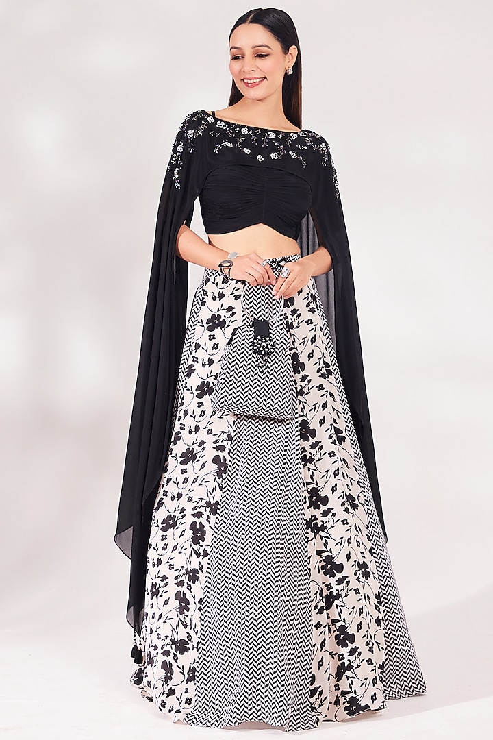 Black & White Crepe Panelled Skirt Set by Chaashni Pret