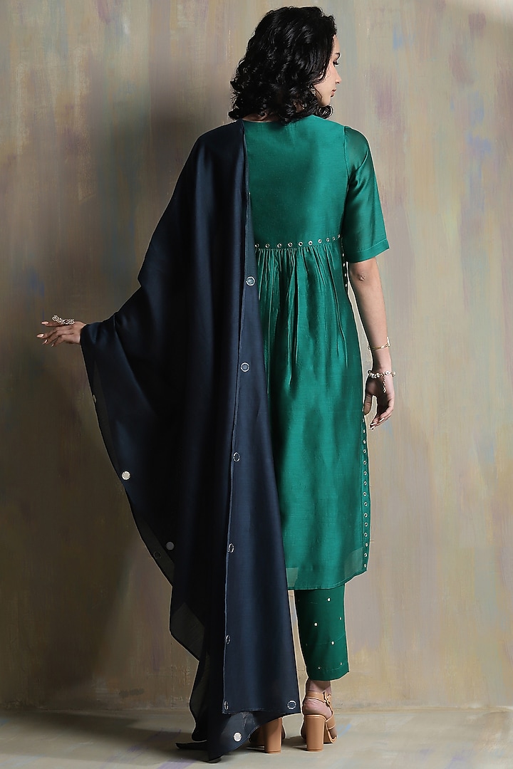 Emerald Green Chanderi Embroidered Kurta Set by Charkhee at Pernia's Pop Up Shop