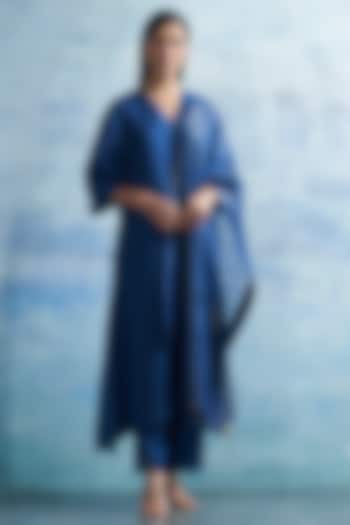 Royal Blue Linen & Cotton Shimmer Kurta Set by Charkhee at Pernia's Pop Up Shop